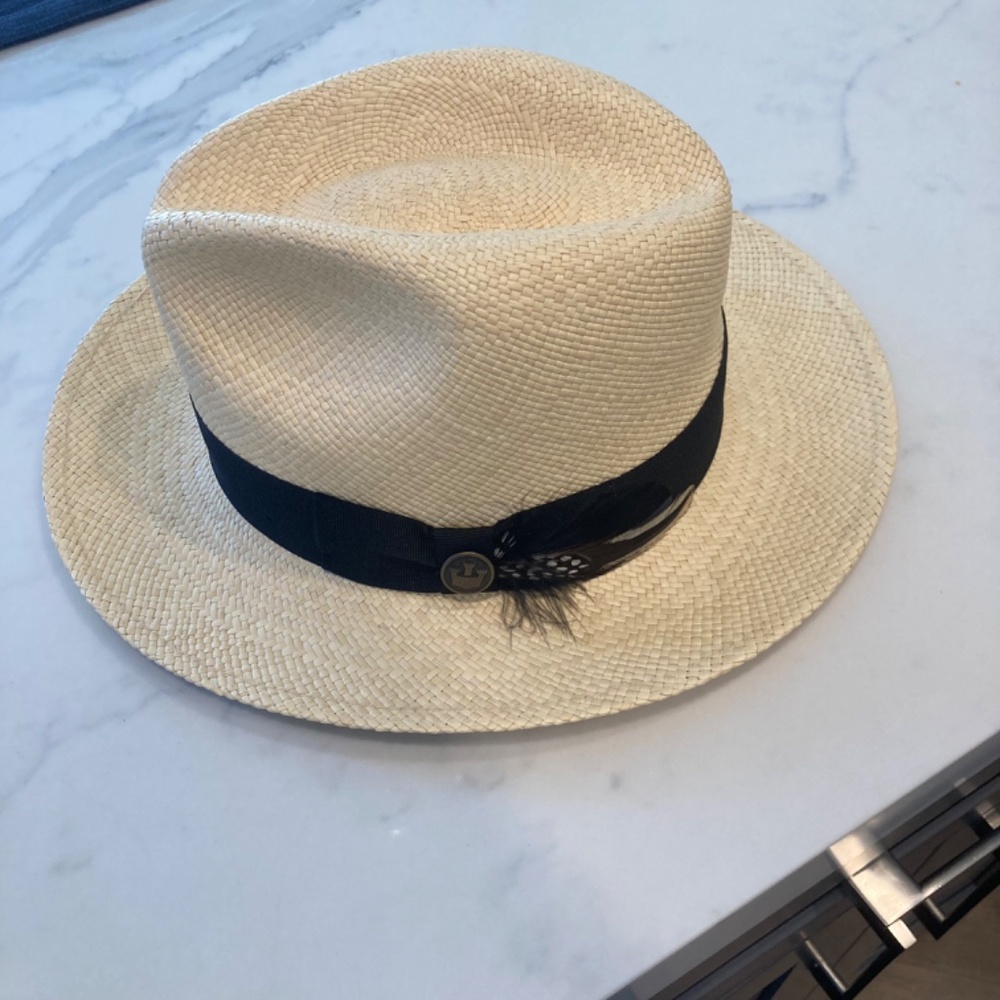 NWOT Goorin Bros Straw Hat with Black Ribbon and Feather in Pin - Picture 2 of 8